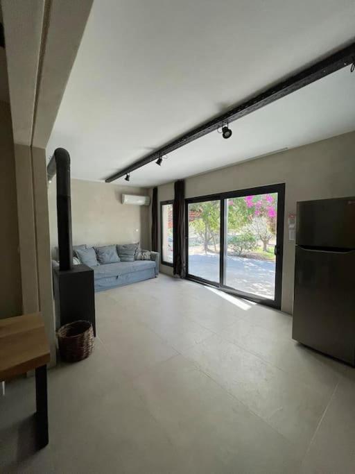 Coralia's Beachfront Sea View Villa *