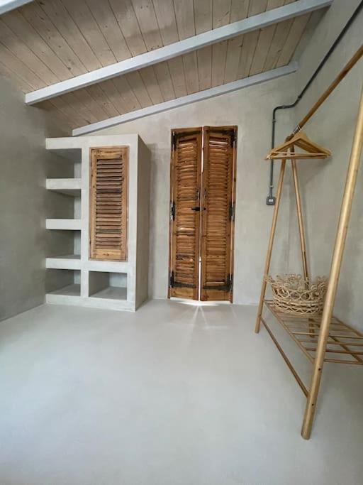 Villa Coralia's Beachfront Sea View
